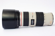 Canon EF 70-200mm F4.0L IS USM with Lens Hood ET-74 attached, side view