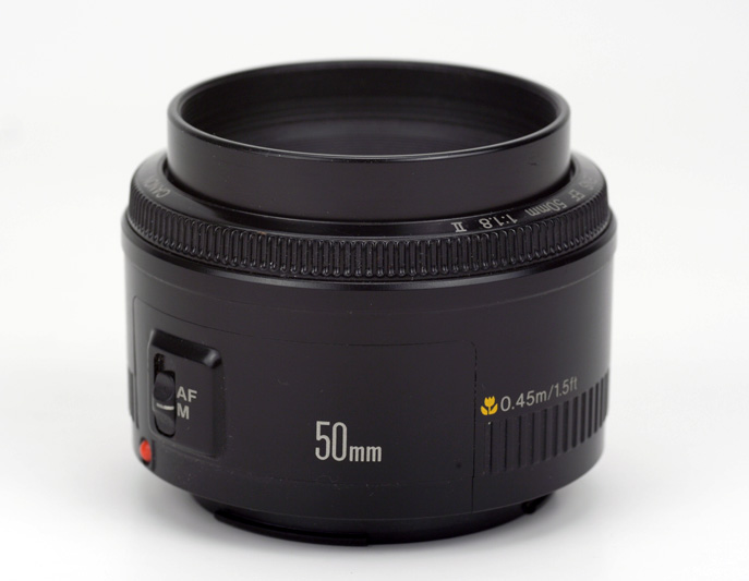 Canon EF 50mm F1.8 II Side View showing full focus extension