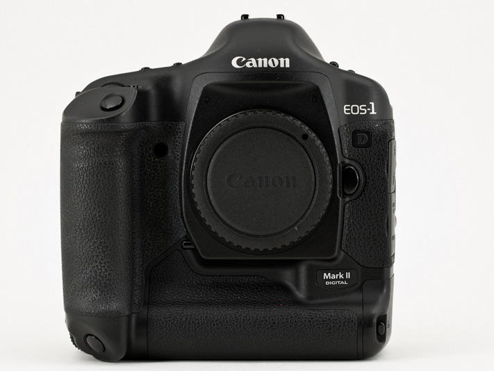 Canon EOS 1D Mark II Frontal View