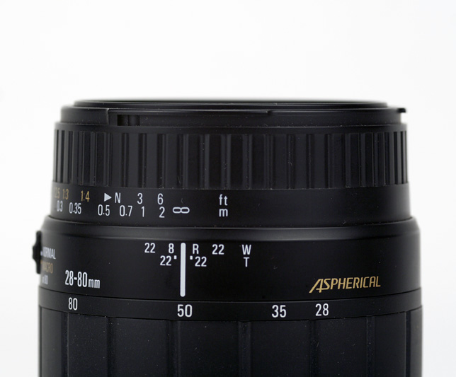 Sigma AF 28-80mm F3.5-5.6 Aspherical Macro for Canon EF Side View showing minimum extension